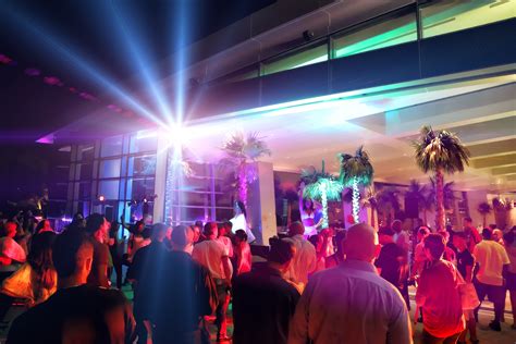 Exploring the Nightlife at Mohegan Sun's Bars .